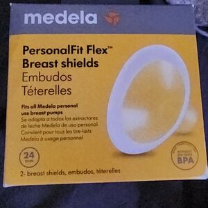 Medela PersonalFit Flex Shields in Yellow and White